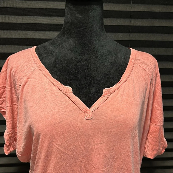 Splendid Women’s Washed Pink Notched V-Neck SS Supima Cotton T-Shirt Small - Picture 5 of 7